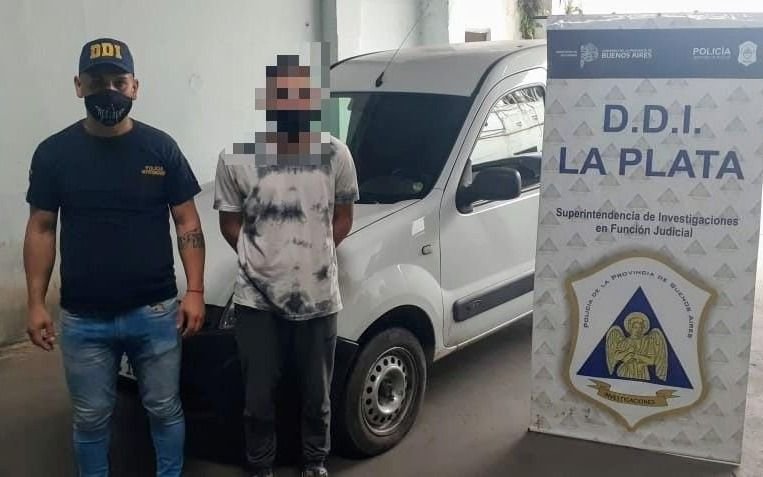 Lo detuvieron cuando manejaba una Kangoo del ministerio de Trabajo que había sido robada