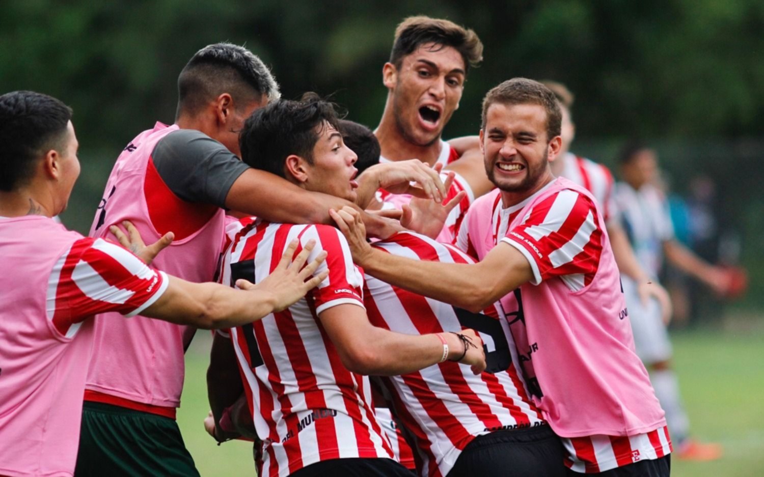 En Reserva, el Pincha festejó sobre el final