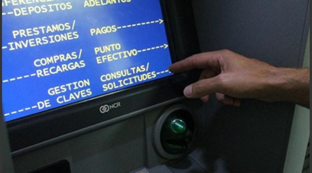 Desde el 1º de abril, el uso de los cajeros deja de ser gratuito para muchos de los usuarios
