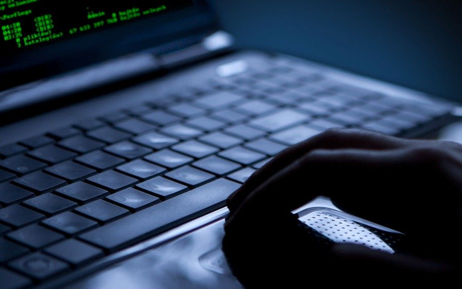"Casi le debito 100 mil pesos al estafador con un solo click": la nueva estrategia de los ciberdelincuentes que pone en alerta a los platenses