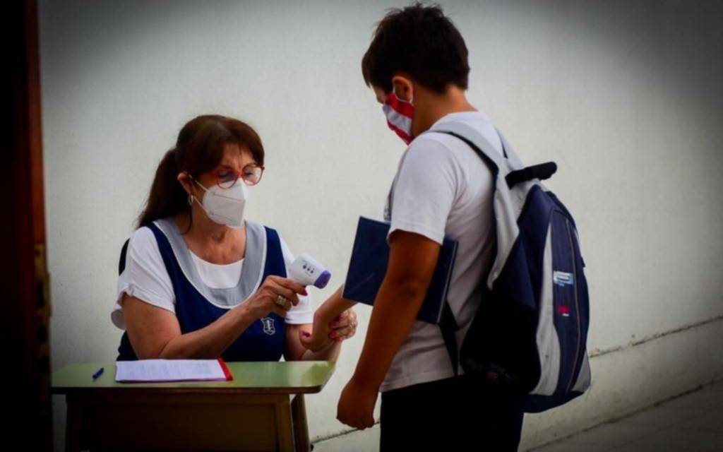 Trotta habló de la posibilidad de flexibilizar los protocolos en las escuelas