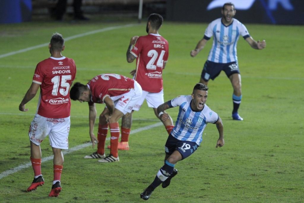 Miranda puso la música y Racing cantó una nueva victoria en el certamen