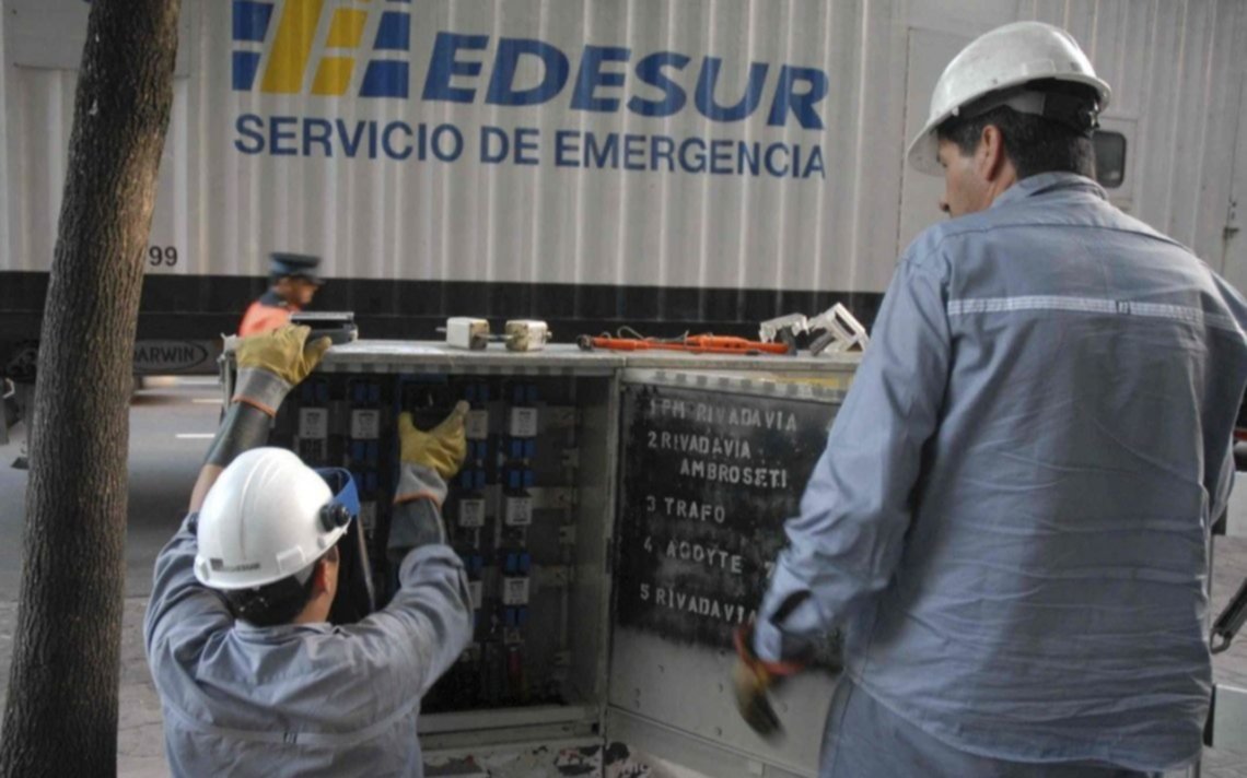Aseguran que Edesur y Edenor piden aumentos de hasta 81% y 157%