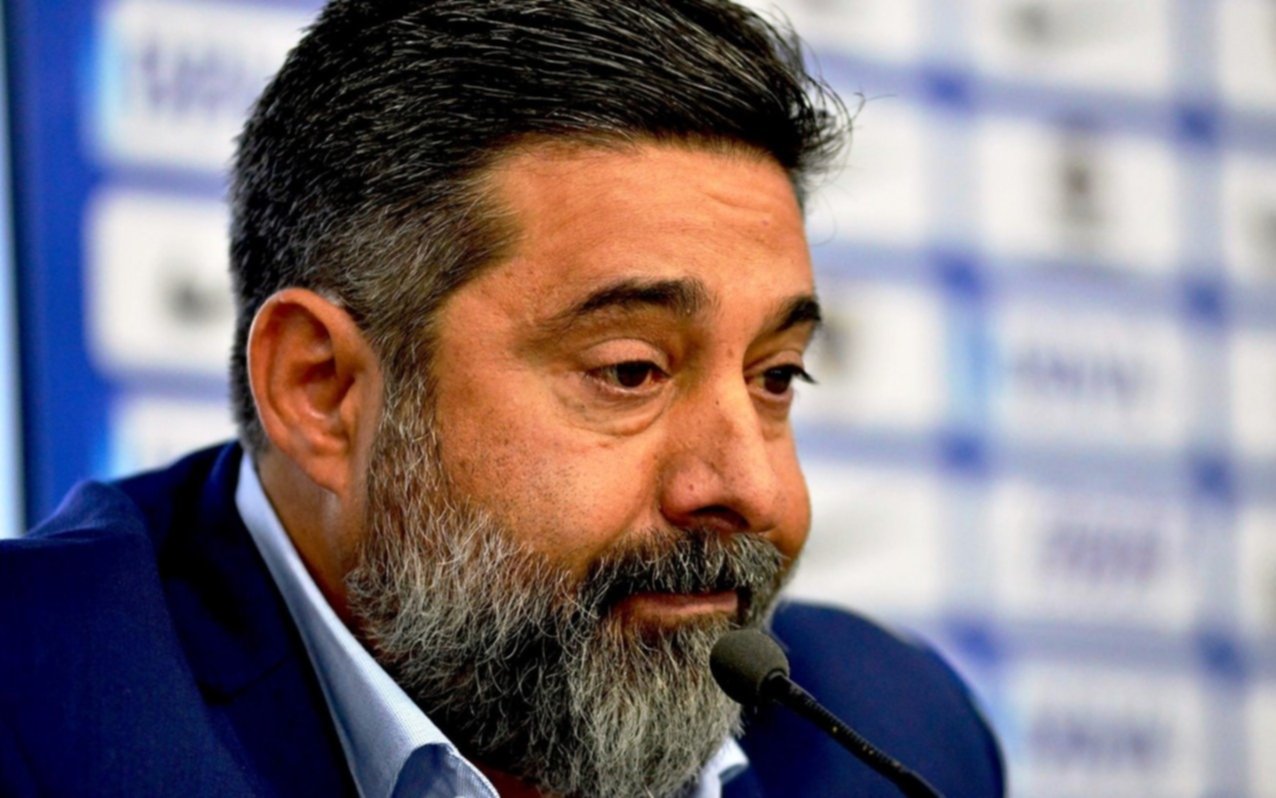En medio de la tormenta boquense, Angelici salió a hablar de Riquelme y Tevez