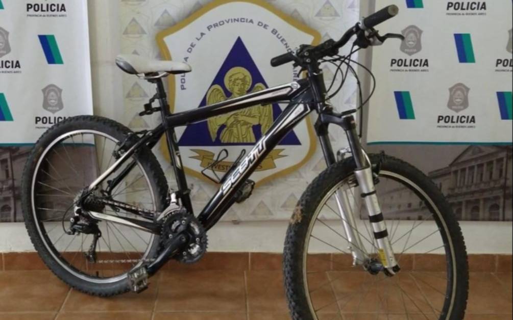 Vendía una bicicleta robada por Facebook y fue detenido en 519 y 151