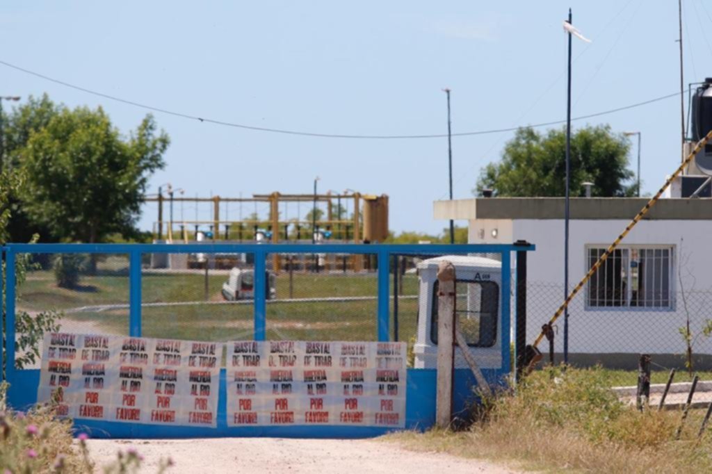 La planta depuradora a pleno sólo filtra el 40% de sustancias sólidas cloacales