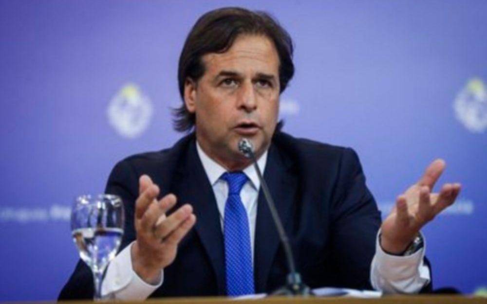 Crecen los casos de Covid en Uruguay, que cerró escuelas y oficinas públicas