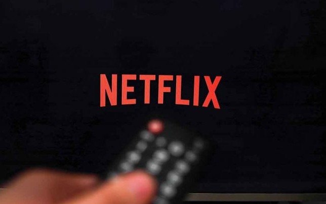 Netflix quiere evitar que compartes tu usuario: está perdiendo 6.000 millones de dólares anuales