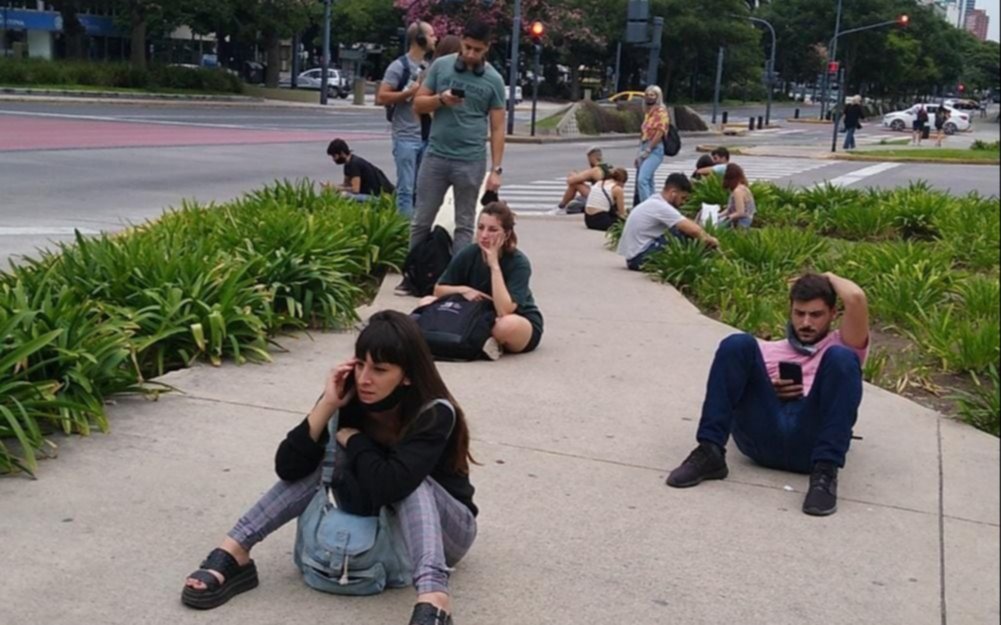 Problemas en los usuarios del servicio de micros de Capital hasta La Plata