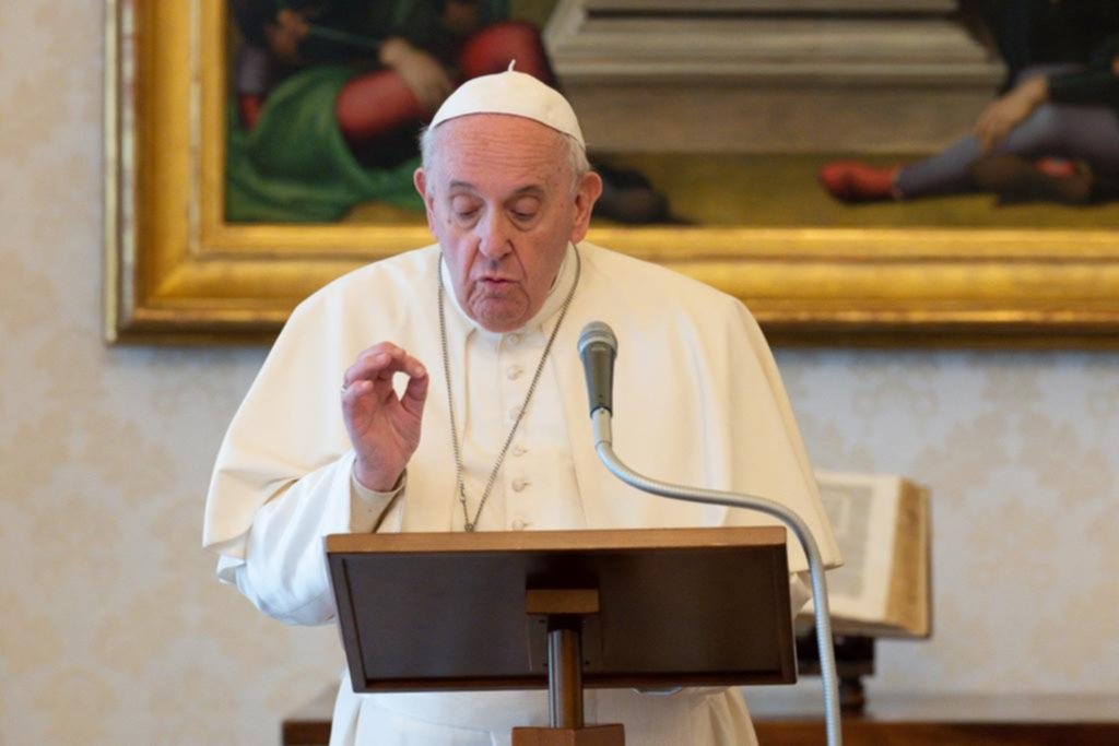 El Papa achica los sueldos de cardenales en el Vaticano