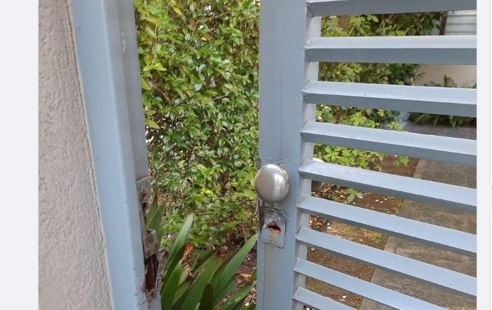 Sin importarles la alarma, delincuentes hicieron de las suyas en una casa