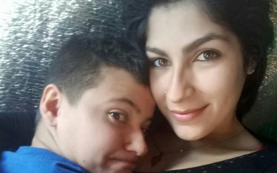 Una relación de amor que ayer cumplió un nuevo aniversario y un pedido desesperado