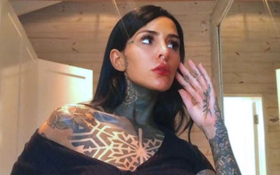 Cande Tinelli se cruzó con los seguidores por las corridas de toros: “Oleme el cul..., inútil”