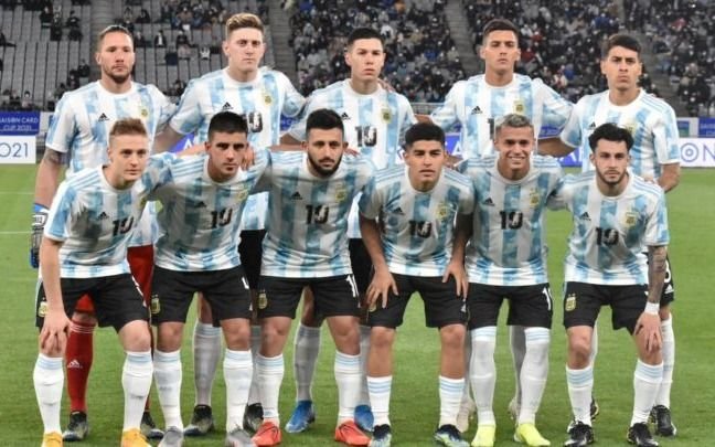 Homenaje a Diego: todos los integrantes del Sub 23 con el número 10 en Japón