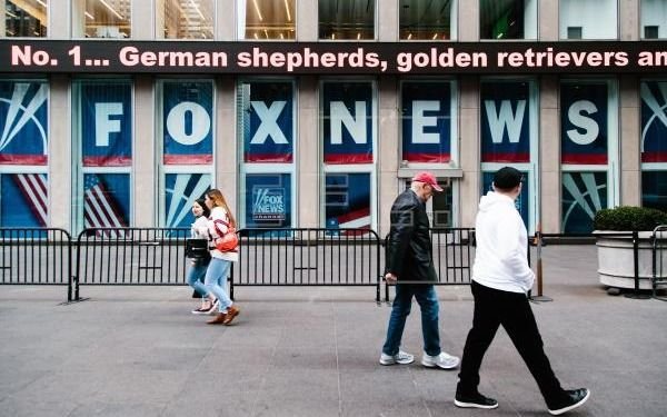 Demandan a Fox News por 1.600 millones de dólares 