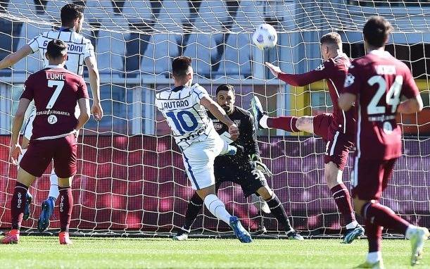 Tres clubes italianos van a dar pelea para contratar a un arquero argentino