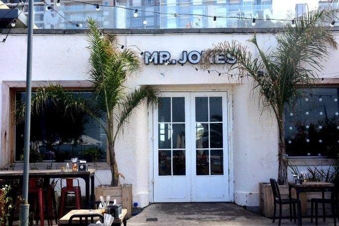 Denuncian muerte violenta de un joven en un boliche, pero la autopsia no la avala