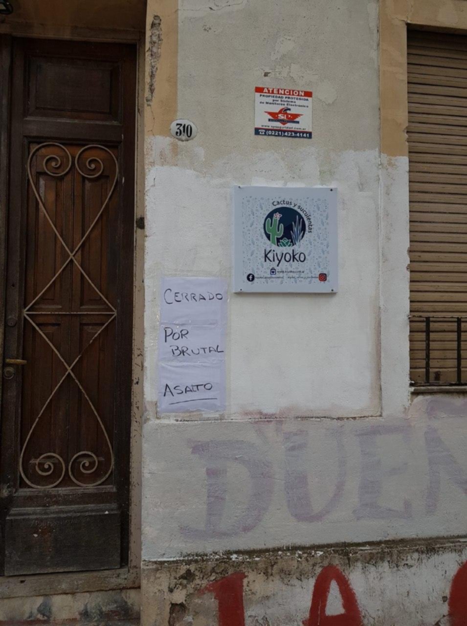 Investigan un brutal asalto en un centro de jardinería de 58 casi 1