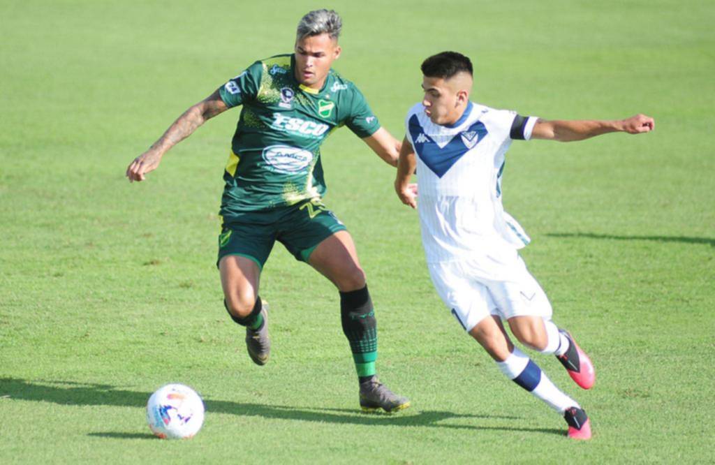 Vélez reaccionó a tiempo y salvó un punto ante el Halcón