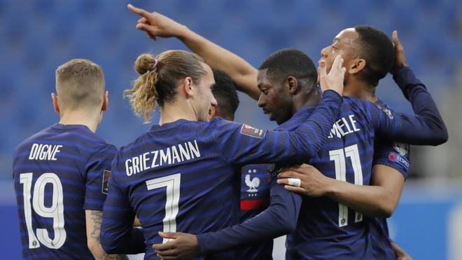 Francia y España corrigieron el rumbo con victorias y Dinamarca le hizo ¡8! a Moldavia