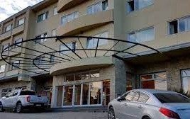 Pelea entre egresados en Bariloche: tiraron a un chico de un segundo piso