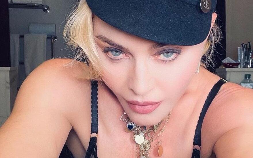 Madonna responde a las críticas con fotos muy hot