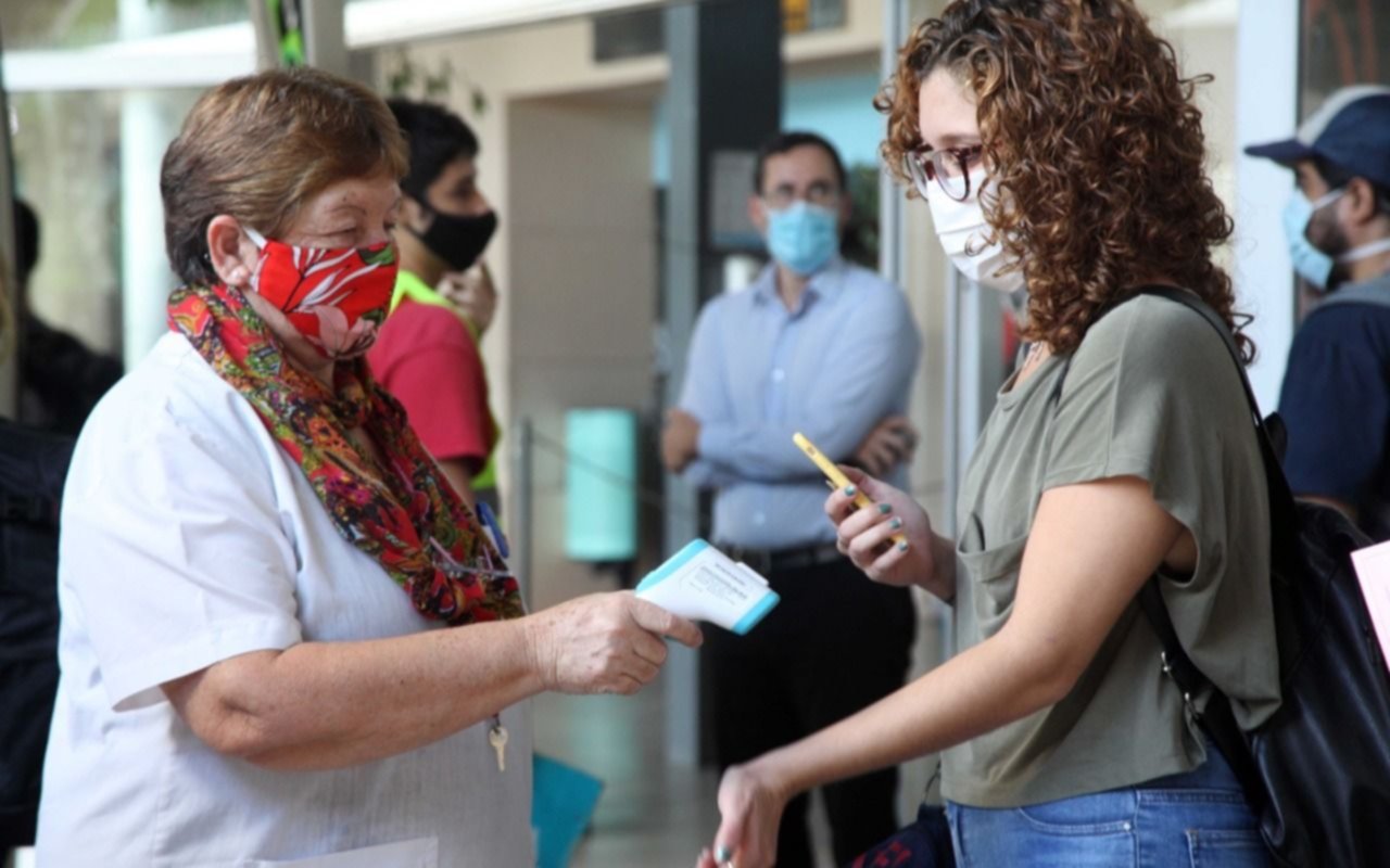 Buen flujo de pasajeros y operativo sanitario en la Terminal por el fin de semana largo
