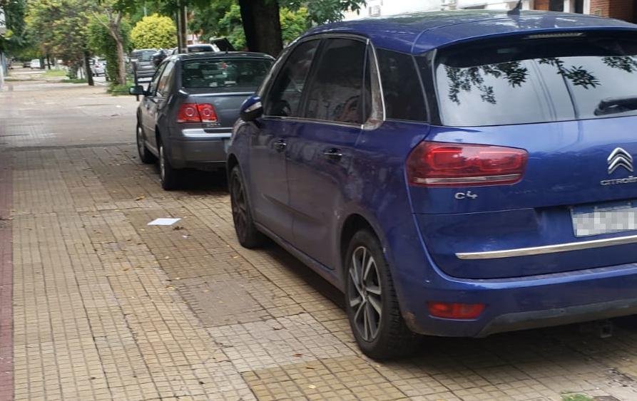 El “estacioná donde quieras” en barrio Norte