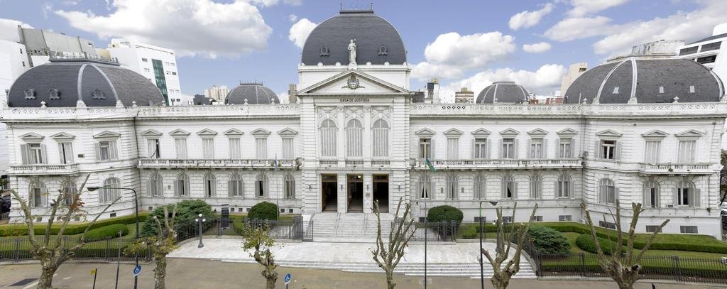 La sede de la Suprema Corte y las salas más importantes