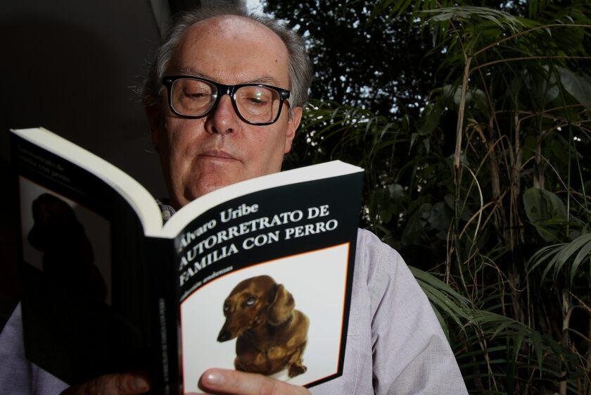 Falleció el escritor mexicano Álvaro Uribe