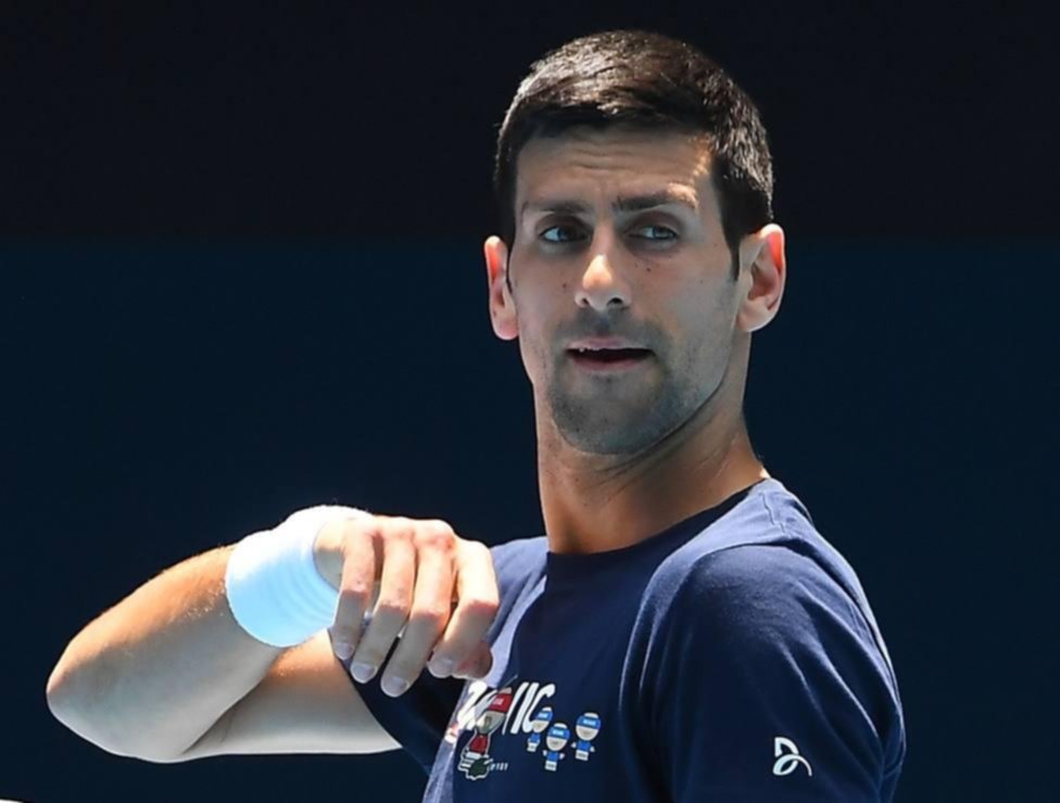 Djokovic podrá defender el título de Roland Garros pese a no estar vacunado