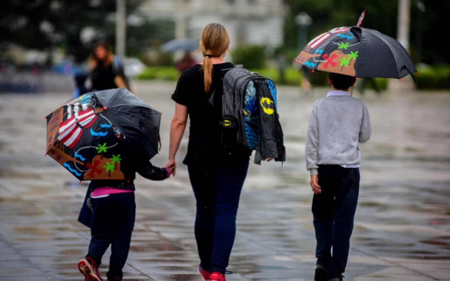 Lluvias y más lluvias: el pronóstico para un viernes y un finde pasados por agua en La Plata