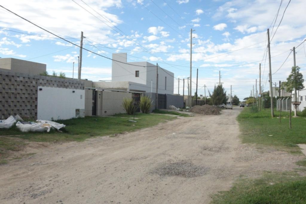 Villa Castells: entraron a una casa por el patio y asaltaron a su dueña