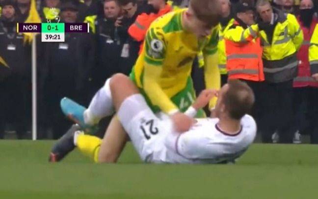 Fue a enfrentar a su rival pero se dio cuenta que era Eriksen y su reacción se volvió viral