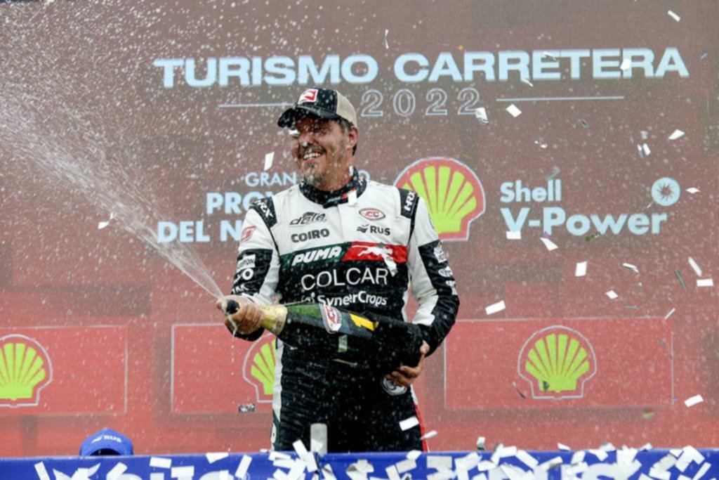 Mazzacane sacó provecho de la estrategia y pudo celebrar en el Turismo Carretera