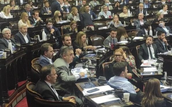 Reunión de urgencia de diputados de Juntos por el Cambio