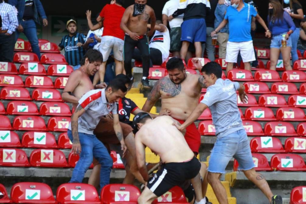 Califican de “tibias” las sanciones al Querétaro