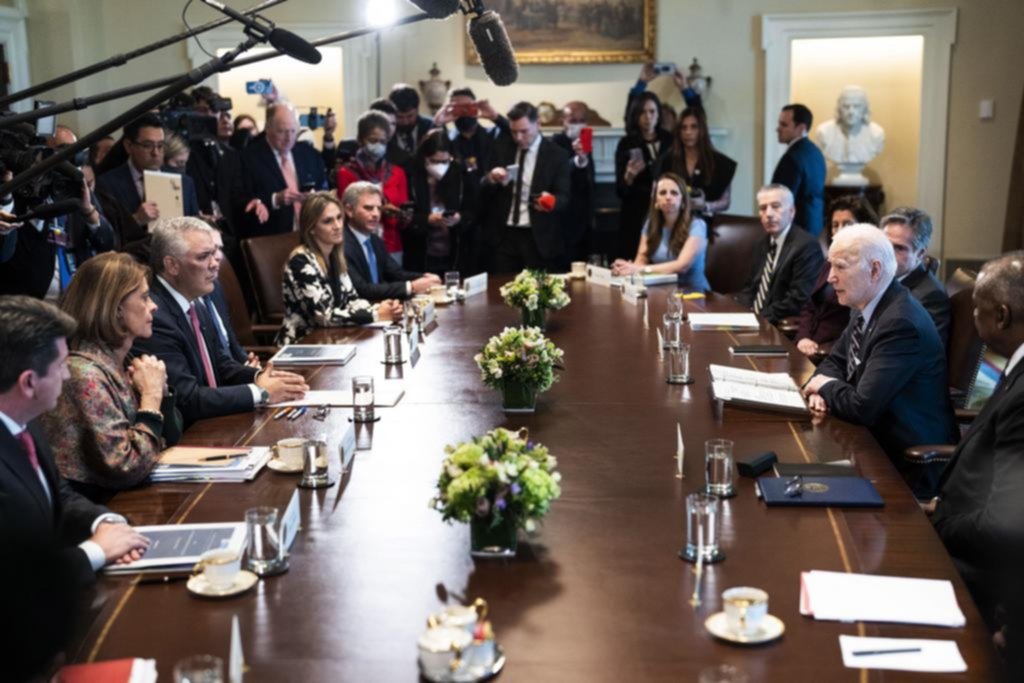 Biden estrecha lazos con su par de Colombia