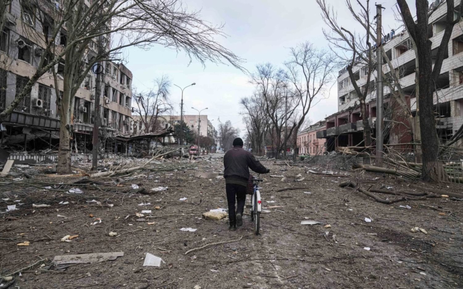 El impactante antes y después de los bombardeos rusos sobre Mariupol