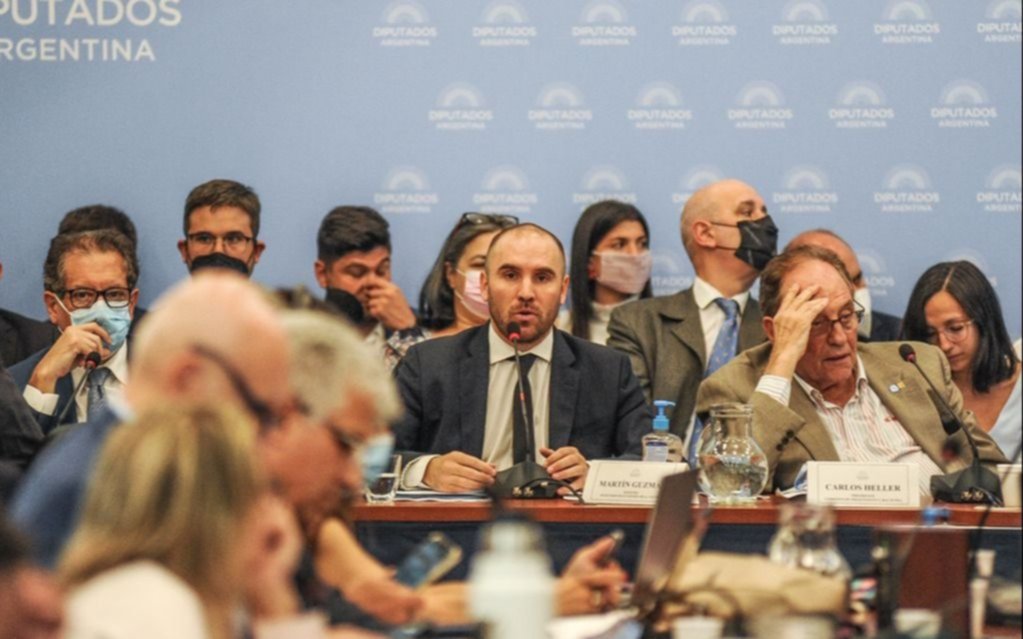 FMI: el lunes comienza el debate en el Senado con la presencia de Guzmán