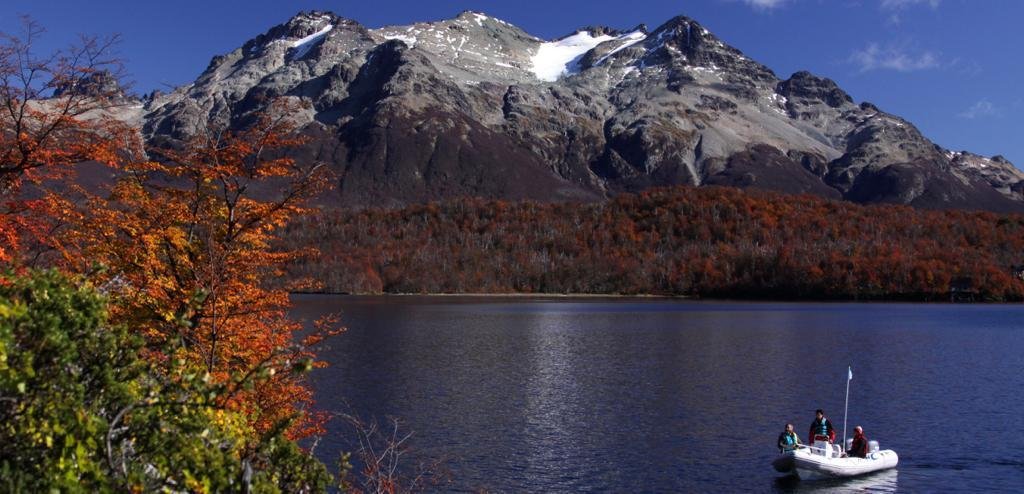 El Lago La Plata, un escondido espejo de agua en la Patagonia