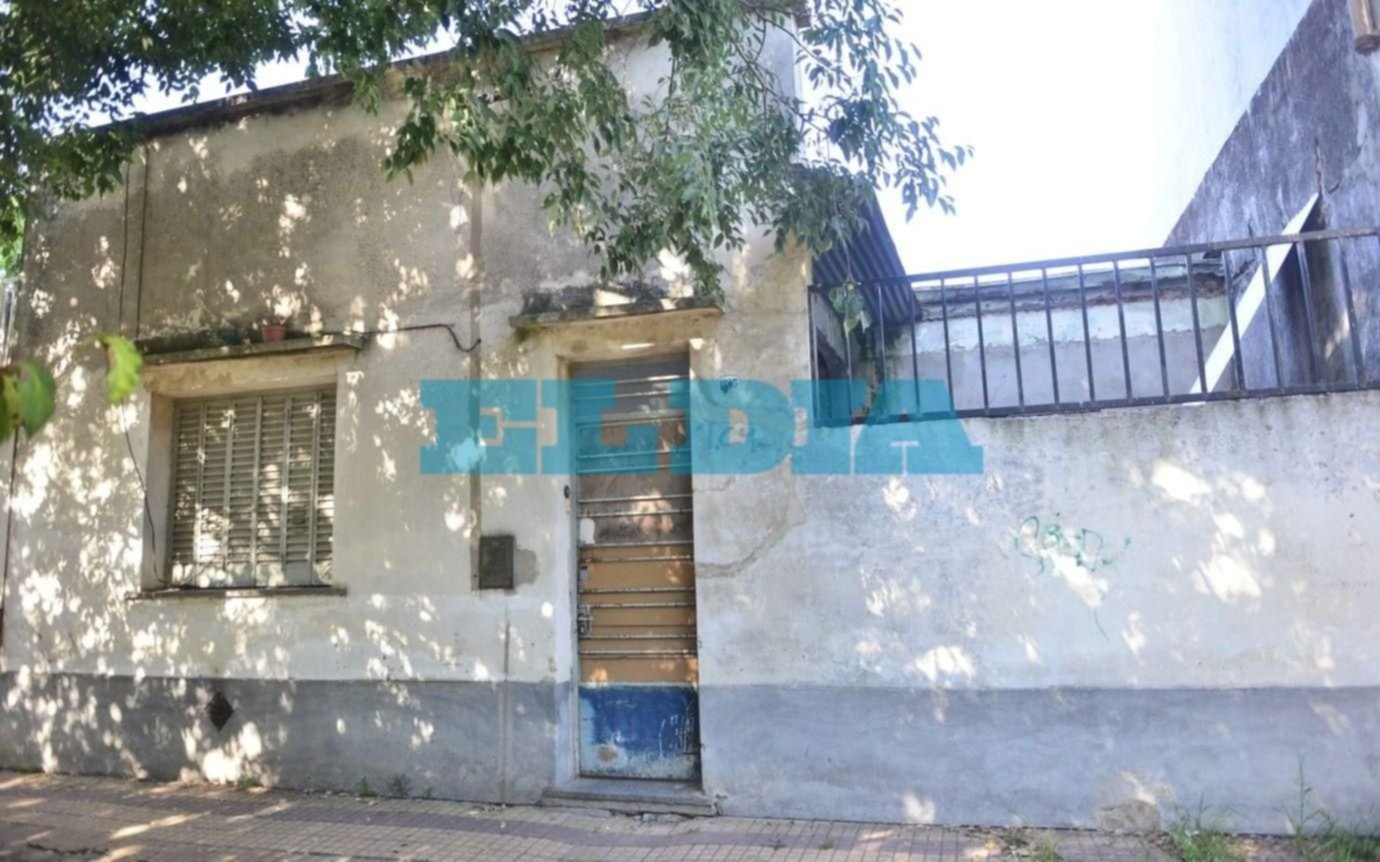 No tenía noticias de su amigo y lo encontró muerto en su casa de 22 y 58