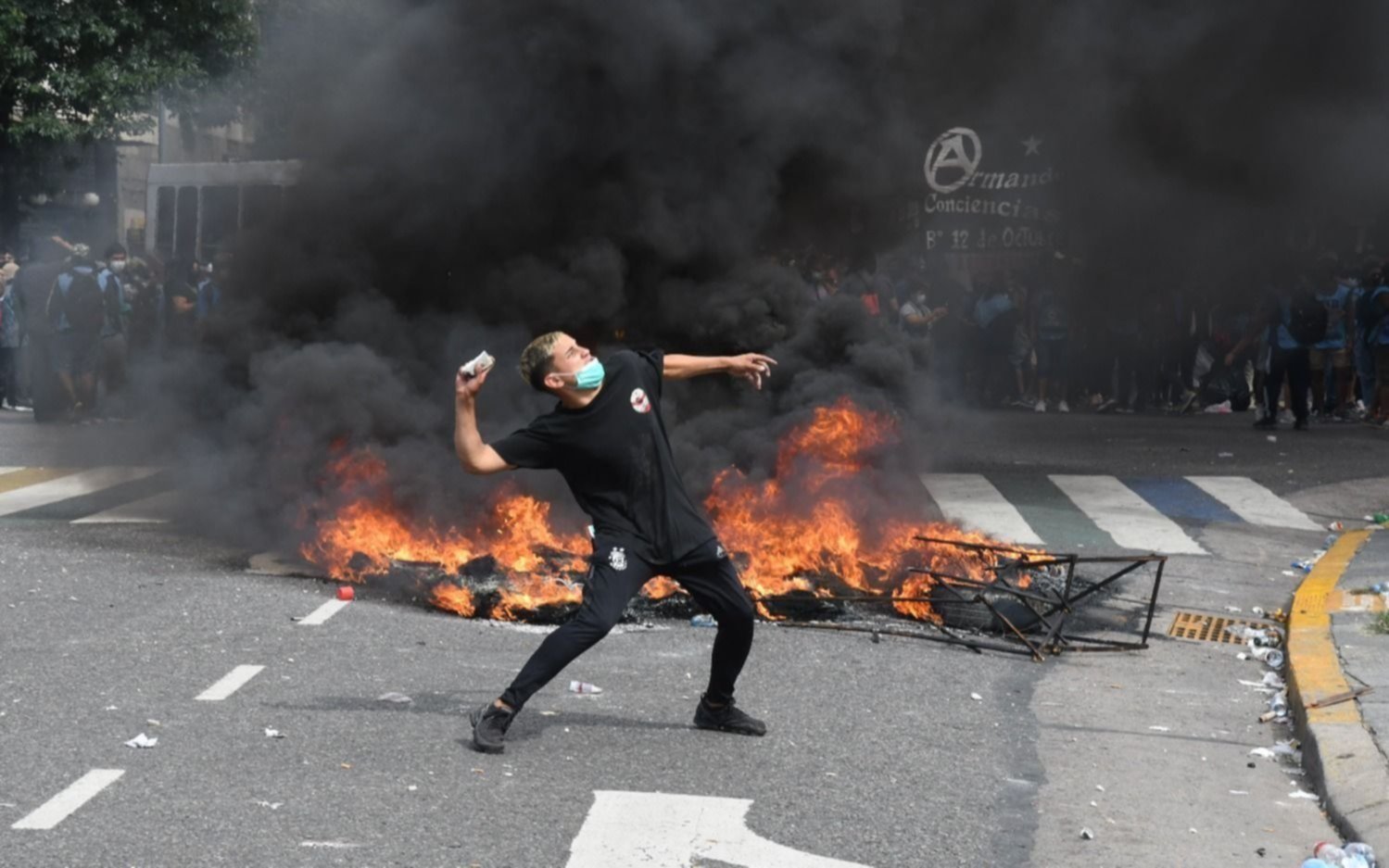 Acuerdo con el FMI: tras los incidentes del jueves, vallarán el Congreso cuando lo trate el Senado