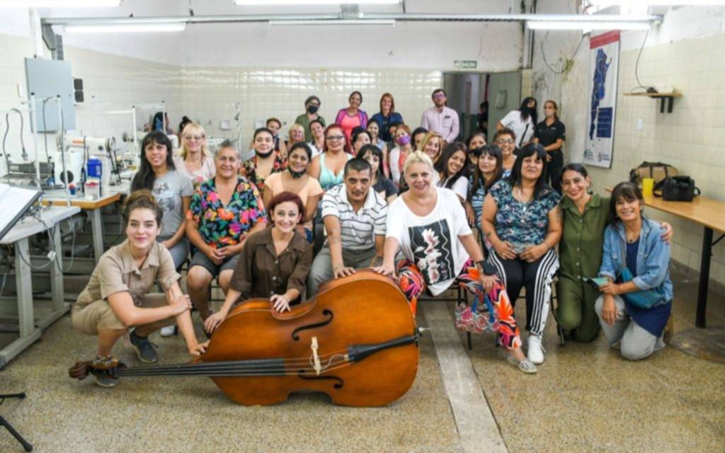 Presentan una obra de teatro en una cárcel de mujeres en Los Hornos