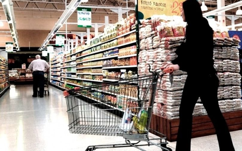 Precios máximos, retenciones y subsidios, el plan que prepara el Gobierno para la "guerra contra la inflación"