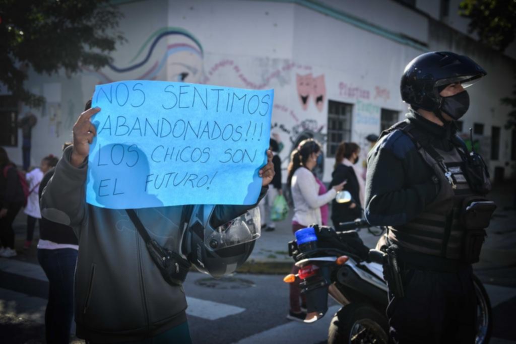 Tras el parate en escuelas, designan 140 porteros