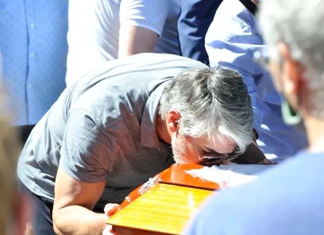 Dolor, lágrimas y aplausos, en el último adiós al actor Arturo Bonín
