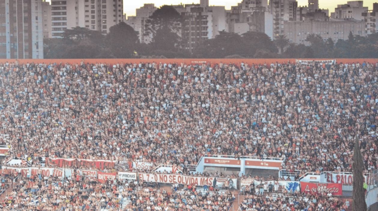 Para brindar en Copa: los hinchas festejaron por duplicado