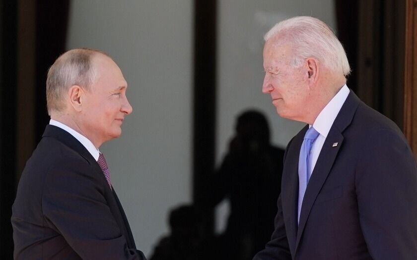 Joe Biden tildó y calificó a Putin de "dictador asesino" y "matón puro"
