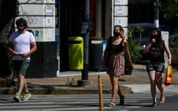 Micros, escuelas, comercios y oficinas: a dónde ya no será obligatorio usar barbijo